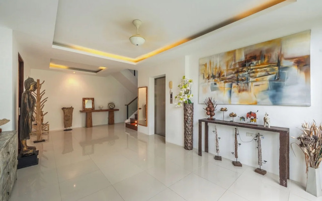 3BR Retreat Sea View V210