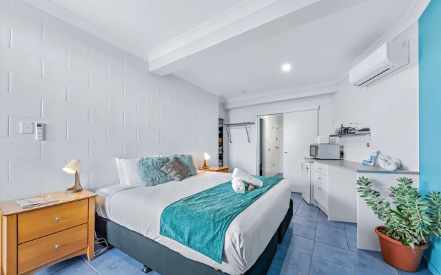 Airlie Sun & Sand Accommodation Studio 1
