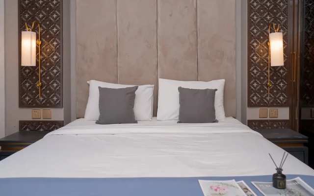 Warm Living 3BR at Sky House BSD Apartment