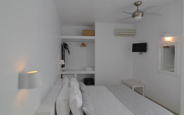 Artemis Hotel