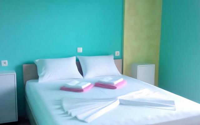 Vibrant Apartment in Rafina With Garden