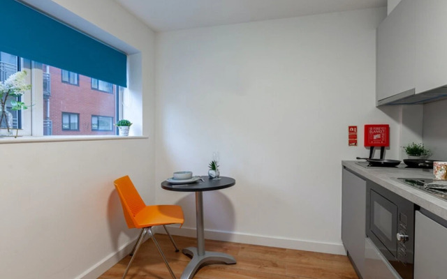 Rooms & Studios for STUDENTS Only BOLTON