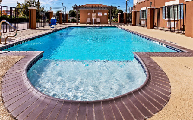 Candlewood Suites Baytown by IHG