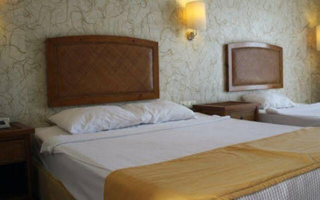 Lighthouse Beach Hotel