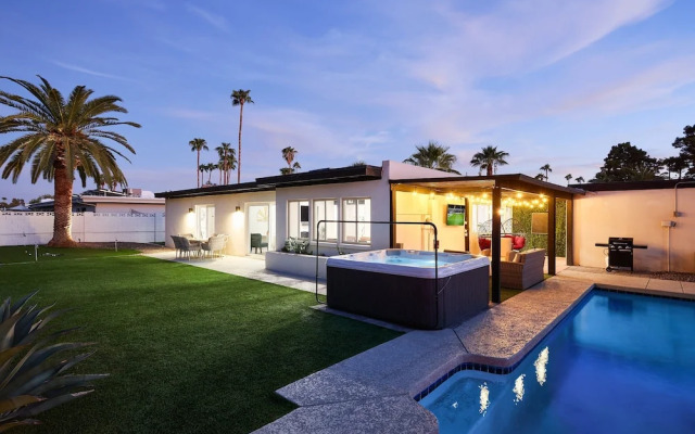 Desert Rose-hot Tub-pool Heat Avail-fire Pit-golf!