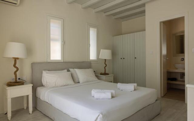 Luxury House with Private Jacuzzi 2A