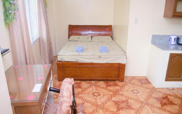 Julz Tropical Apartments