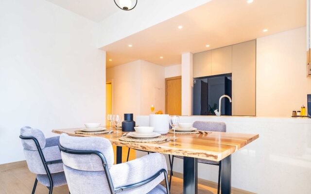 LUX  The La Rive Sea View Suite