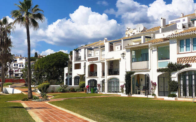 Dona Lola Macarena - Beautiful Frontline beach house between Fuengirola and Marbella - CS100