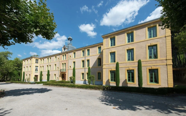 Cosy Flat in a Drome Chateau With Pool
