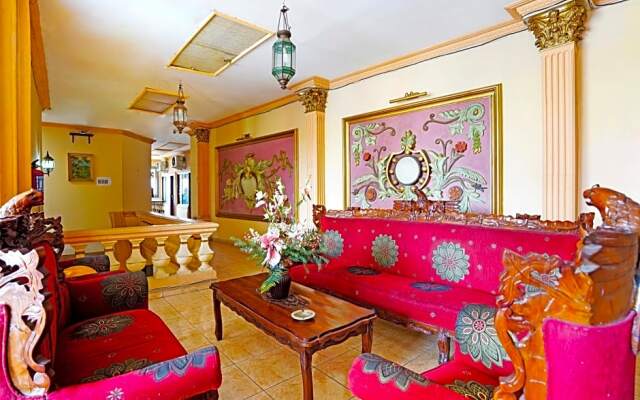 OYO 91390 Kost Grand Royal Elite