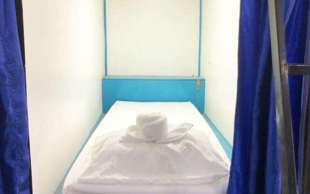 SPOT ON 90112 Semporna Bee Hive - Hostel