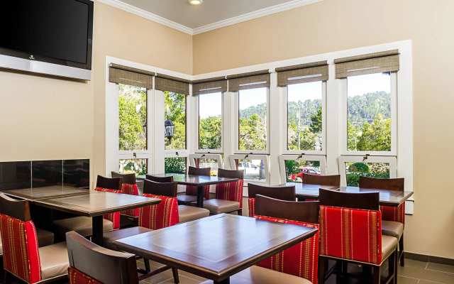 Comfort Inn Monterey Peninsula Airport