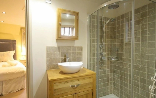 Coach House Burford, Burford