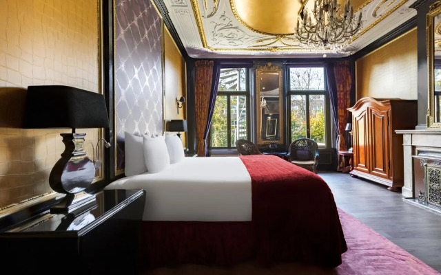 The Pavilions Amsterdam, The Toren