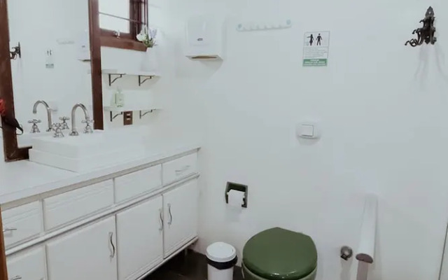 Tima Casa Ampla em Localiza o Privilegiada