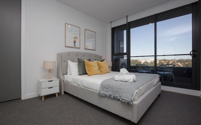 Stunning Apartment In Parkville
