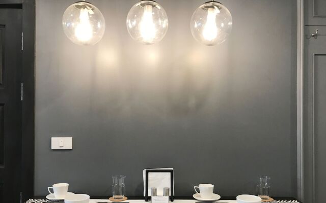 Stay in Style The Heart of Nimman R306AB