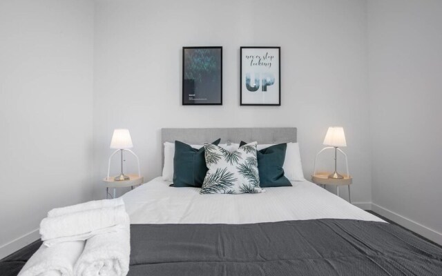 Simple And Cozy Apartment In Parkville