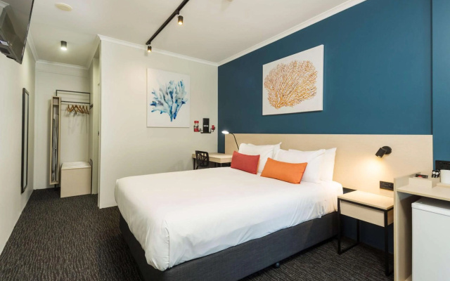 Nightcap at Edge Hill Tavern – Guest Rooms – Cairns