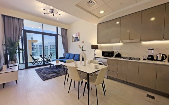 Luxury StayCation - Comfy Condo With Balcony In The Heart of Meydan