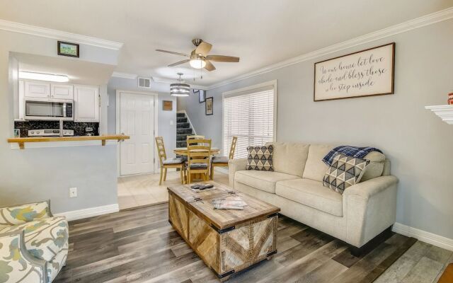 Palms at Cove View 1011-birder's Delight