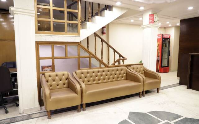 OYO 22806 Flagship Hari Palace