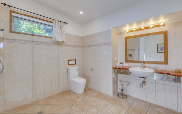 Absolute Beachfront Oneroa