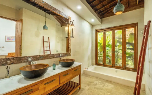 Private Pool Villa in ubud with Jungle View