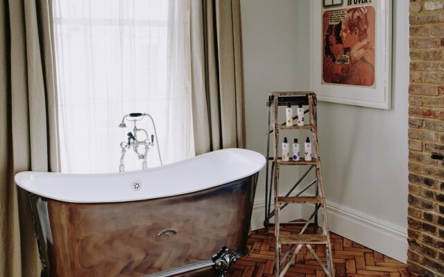 Artist Residence London