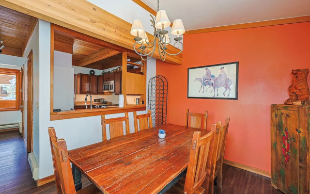 Tennis Townhome 2 Bed 2.5 Bath