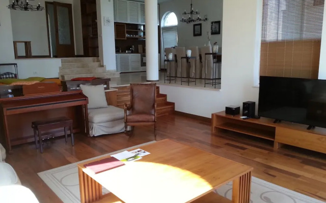 Lighthouse Luxe Estate Apart & Villas