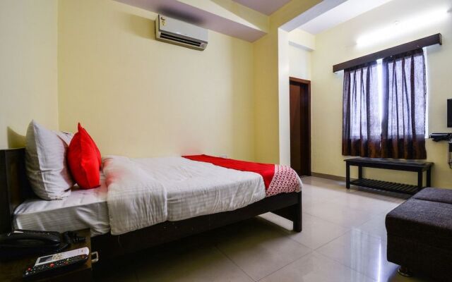 OYO 16940 Hotel Royal Murli
