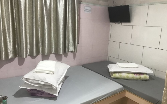 Yue Ka Guest House - 52-54 Argyle Street – Guest Rooms – Hong Kong