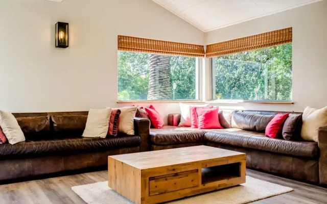 Charming Home With Mountain Views at Rivendell