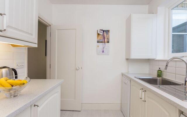 2 Bedroom Flat in Kensal Green