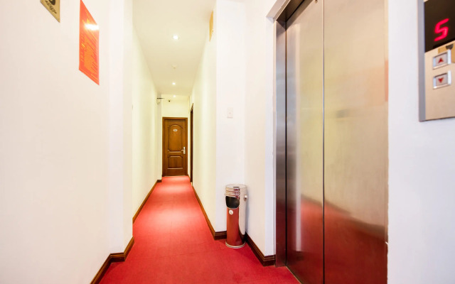 OYO 518 Chariot Hotel
