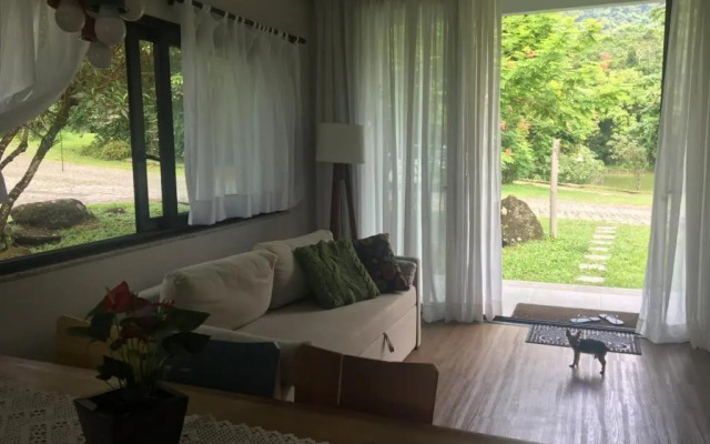Casa confortavel pra relaxar na serra