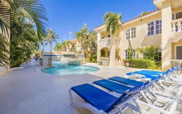 Cozy 1br1ba w Balcony Pool in Great Location