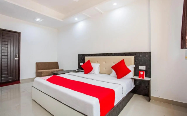 Capital O 42035 Hotel Raj Ganga