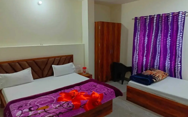 Shri Girraj Residency