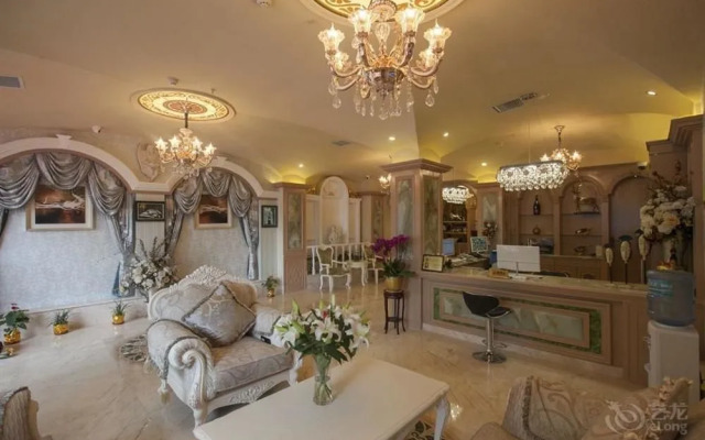 Roman Holiday Hotel (Wuhan Xibei Lake)