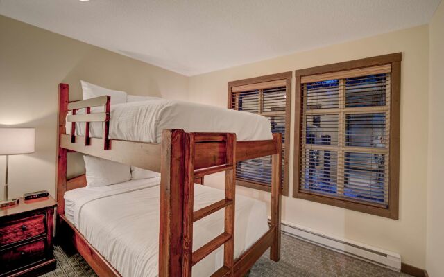 Blackcomb Springs Suites by CLIQUE