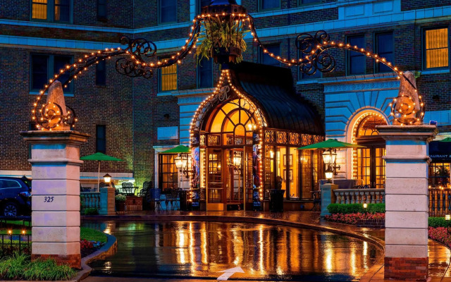 The Raphael Hotel, Autograph Collection