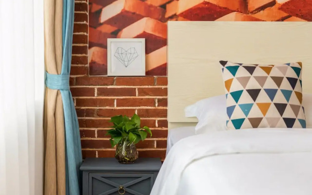 Hand painted art home