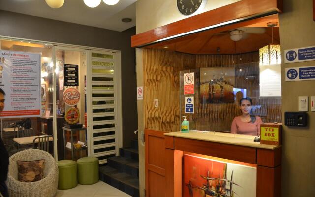 La Gloria Residence Inn