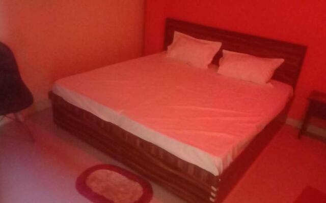 POP IAE488 Happy Hotel Taj Highway