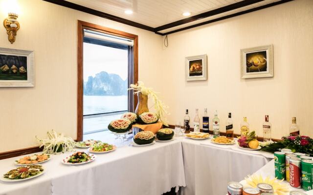 Gray Line Private Luxury Cruise