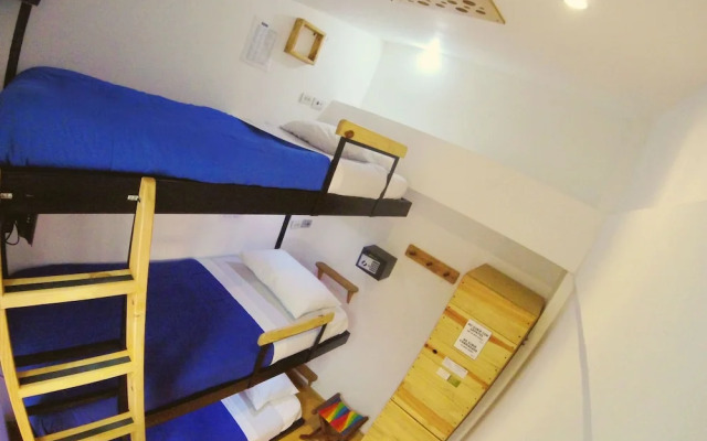 Hostal De La 57 - Hostel