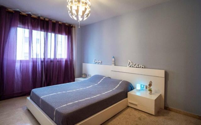 Two bedroom stylish studio, 5 minutes walk from the beach